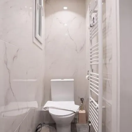 Red Velvet Near Centre